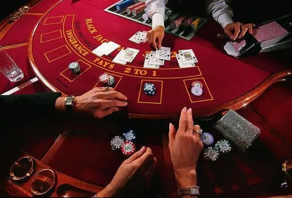 istana17 mobile app interface showing live sportsbook and casino options